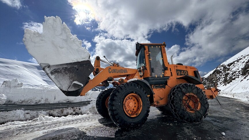 Ardahan'da karla mücadele çalışması
