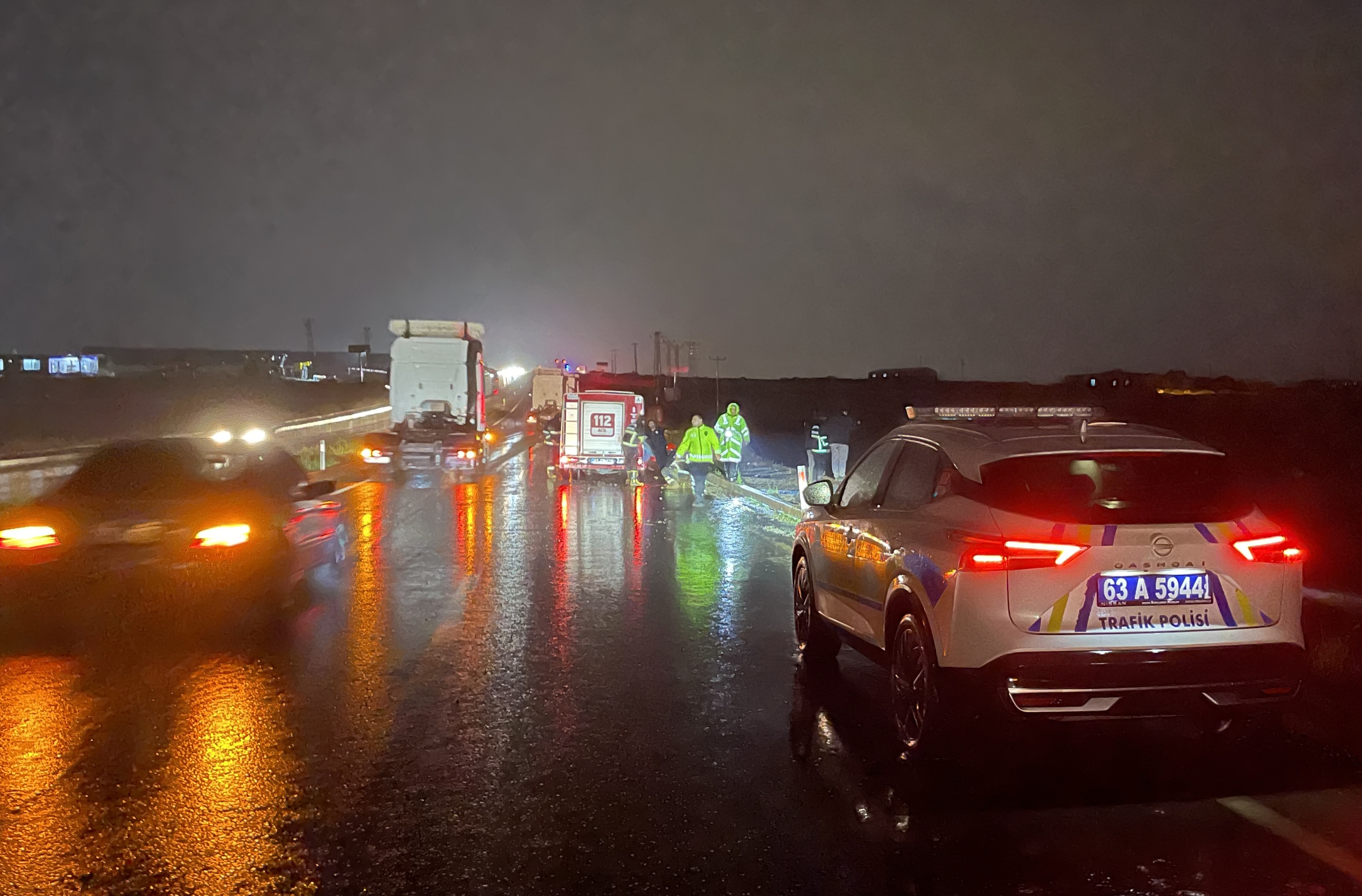 Otomobil şarampole devrildi: 6 yaralı