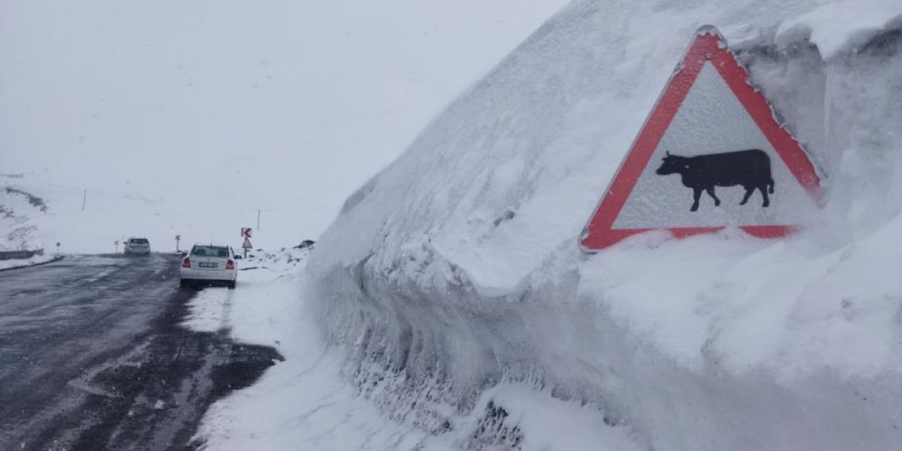 Kar kalınlığı tabela boyunu geçti