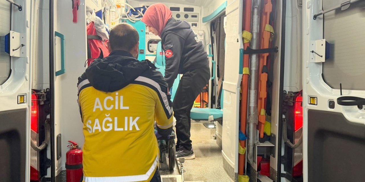 Kontrolden çıkan motosiklet devrildi