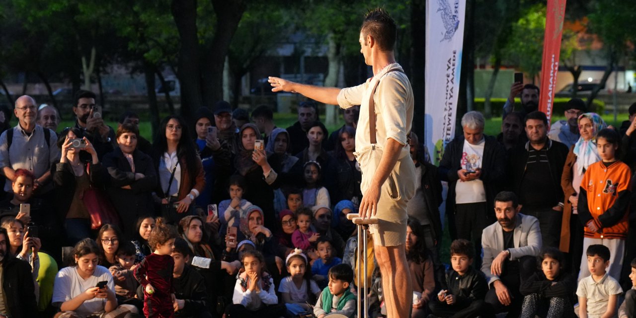 Diyarbakır’da hikâyeler sahnede, umut parkta yeşerdi