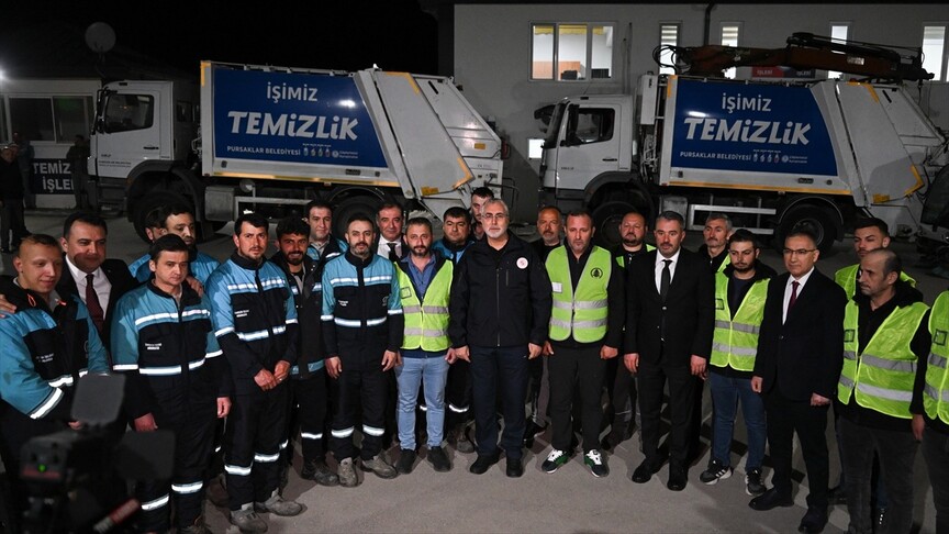 Bakan Işıkhan, 1 Mayıs'ı işçilerle karşıladı