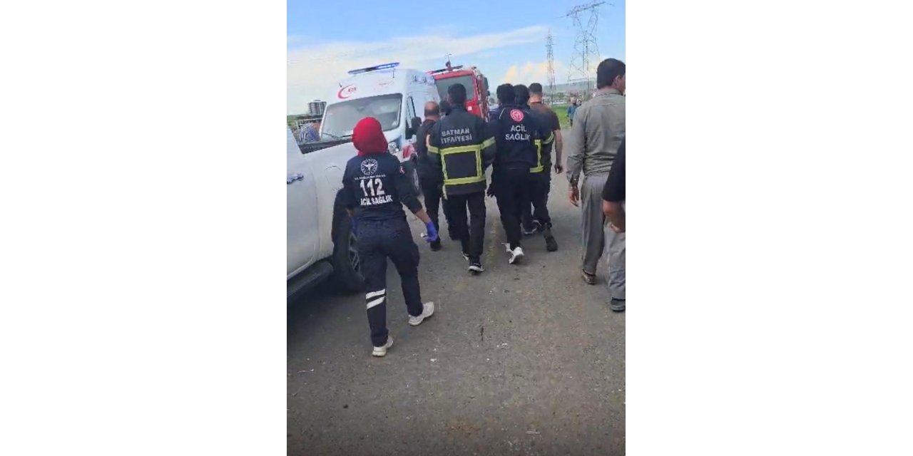 Motosiklet ile kamyonet çarpıştı: 1 yaralı