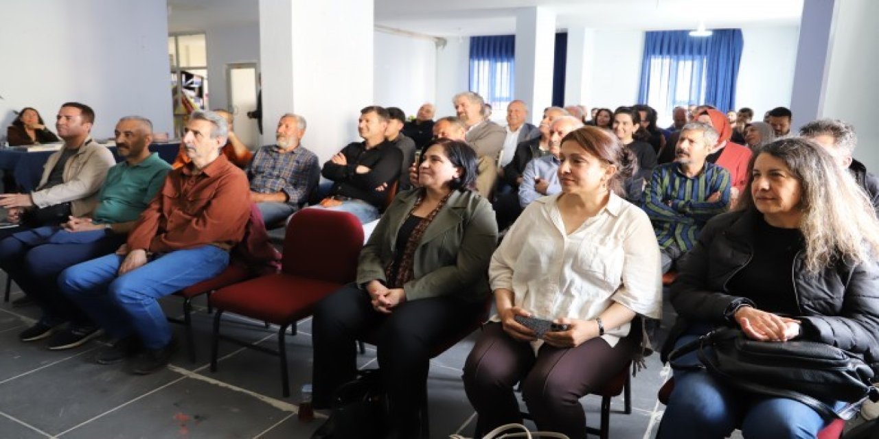 Zeynep Yaş'a Kürt Dili ve Folkloru ödülü