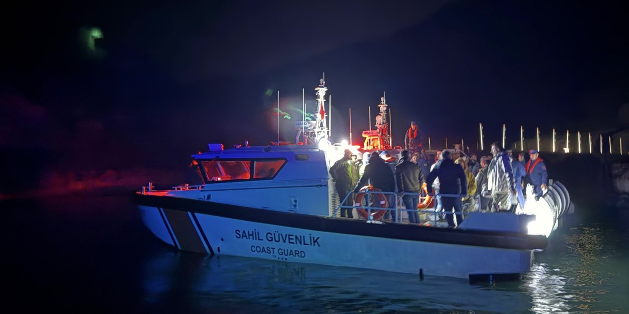 Van Gölü’nde mahsur kalan 36 kişi kurtarıldı