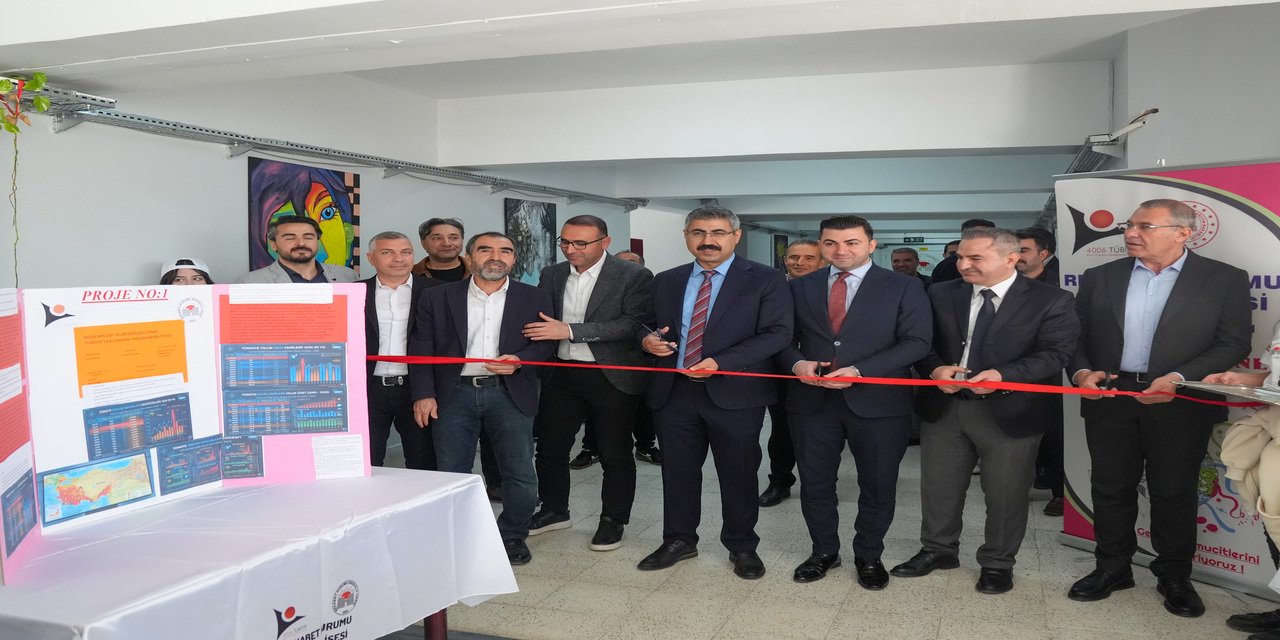 Diyarbakır'da TÜBİTAK fuarı açıldı