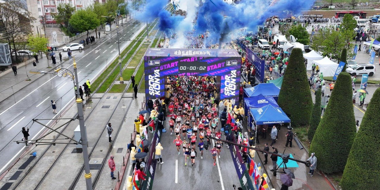 Dicle Üniversitesi öğrencileri maratonda tarih yazdı