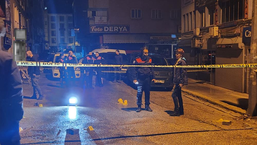 Alkol alan şahıs etrafa rastgele ateş etti