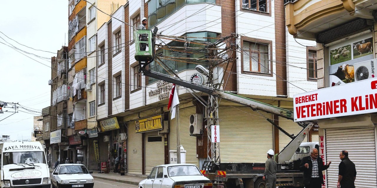 Dicle Elektrik'ten fırtına mesaisi