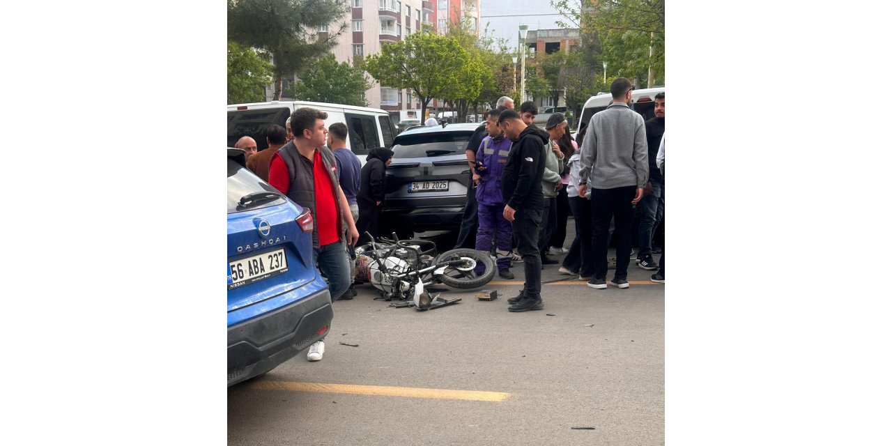 Motosiklet ile transit araç çarpıştı: 1 yaralı