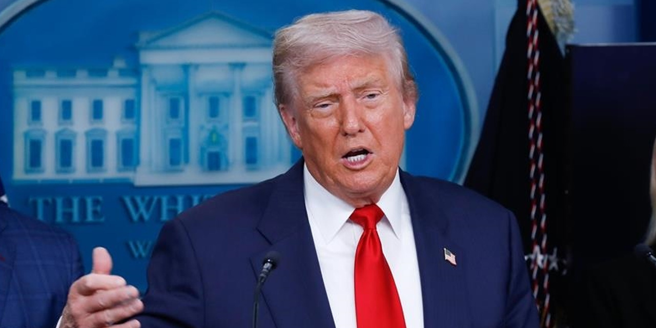 Trump’tan alaycı açıklama: “Sadece küçük bir aşk dokunuşu”