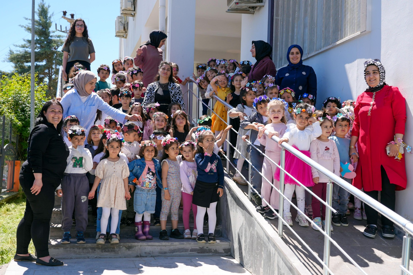 Zarokistan’da Anneler Günü sevinci