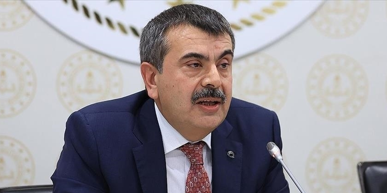 Bakan Tekin’den eleştirilere yanıt: “İş dünyasıyla eğitim iş birliği sürecek”