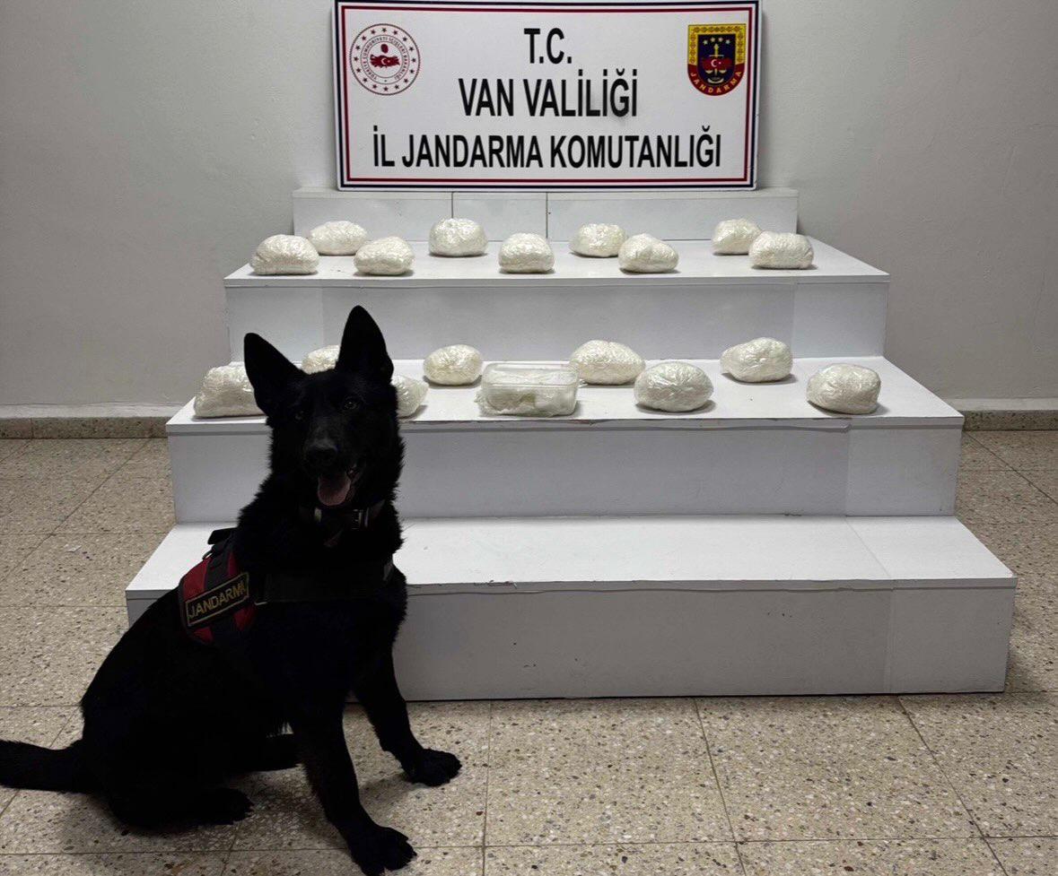 Van'da 443 kilo 159 gram uyuşturucu ele geçirildi
