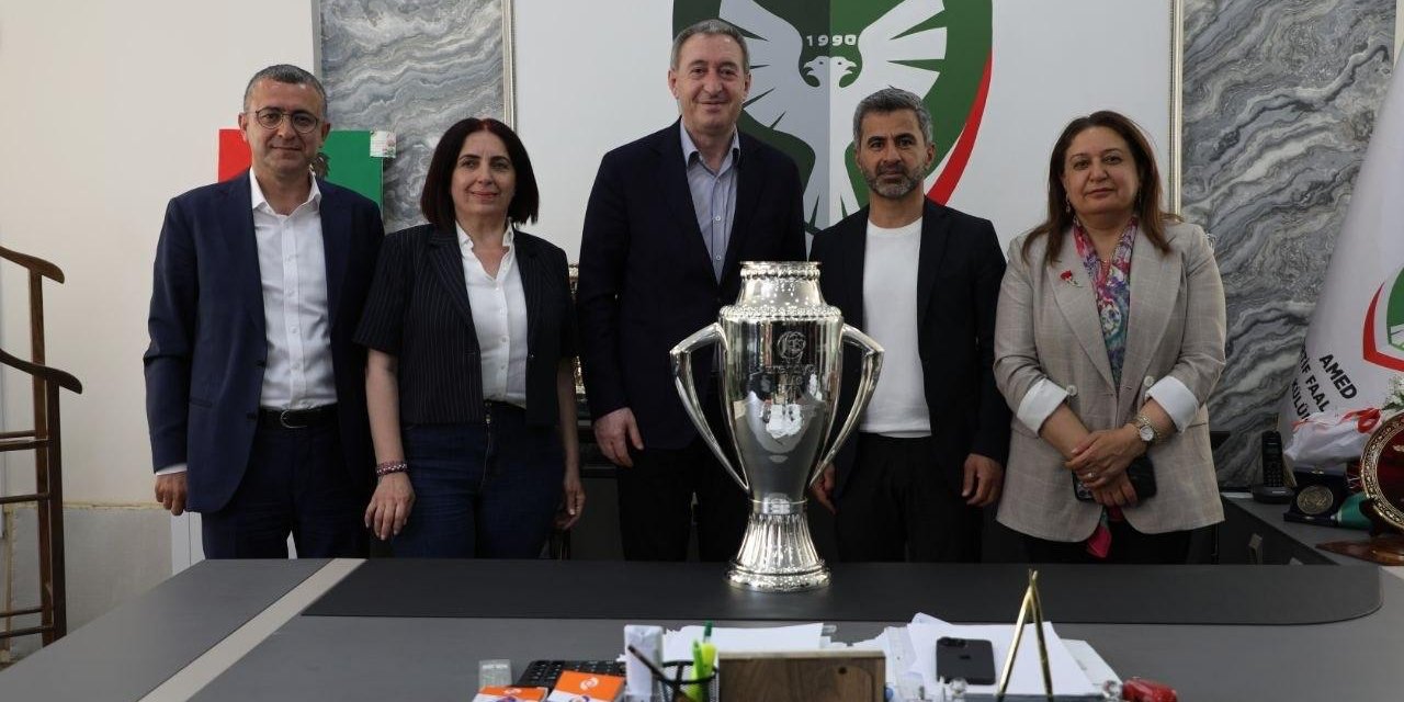 Tuncer Bakırhan Amedspor'u ziyaret etti