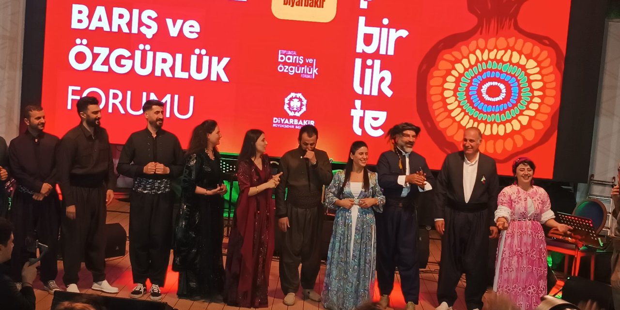 Toplumsal Barış ve Özgürlük Forumu kapsamında eğlenceli gece