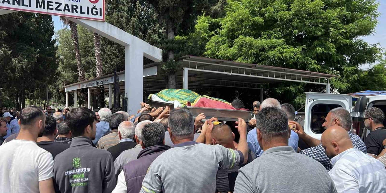 Mersin’de patlamada ölen işçi son yolculuğuna uğurlandı