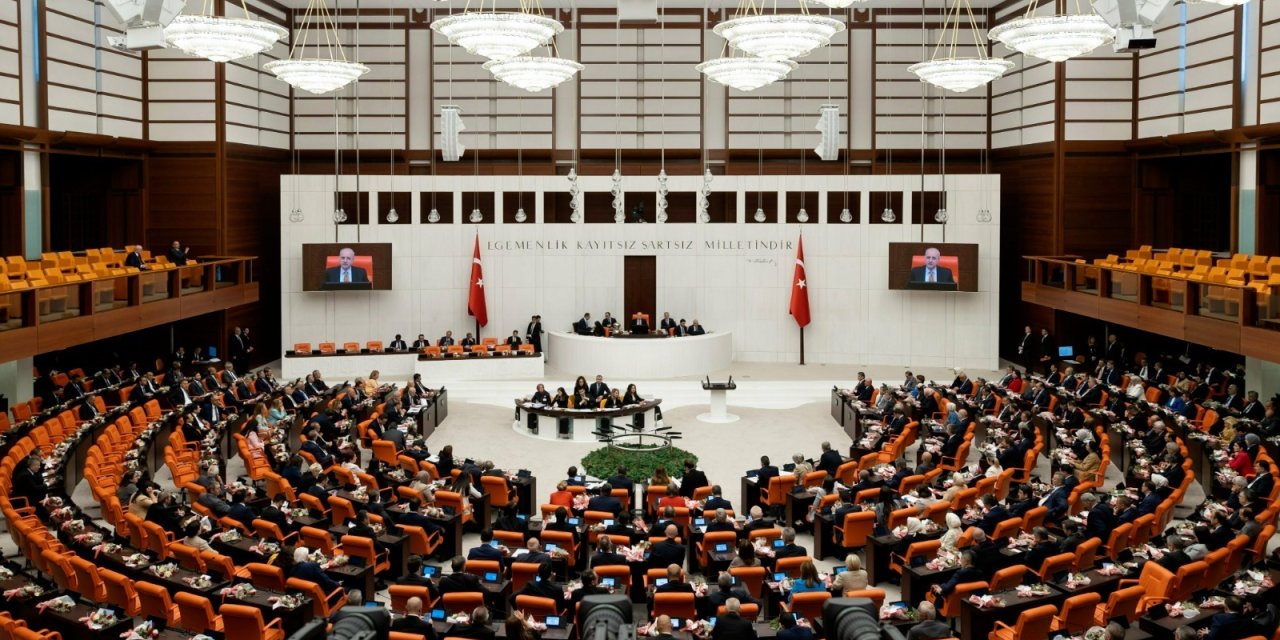DEM Parti'nin Kürtçe için verdiği önerge reddedildi