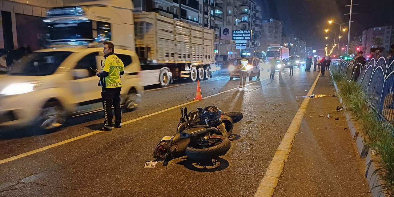 Motosiklet yayaya çarptı: 2 kişi hayatını kaybetti