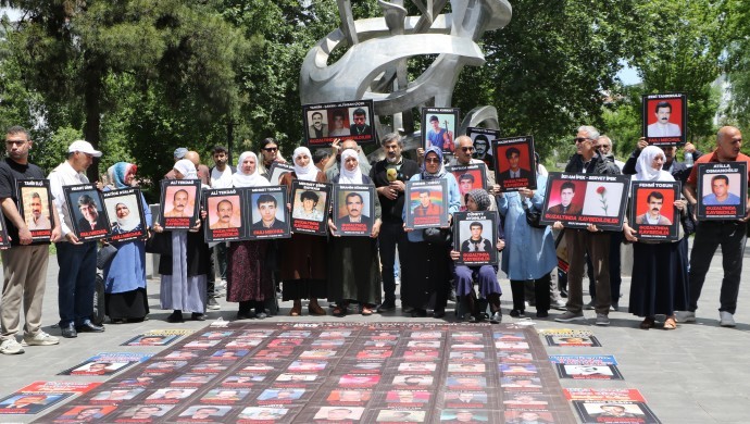 Kayıp yakınları: Adalet için buradayız