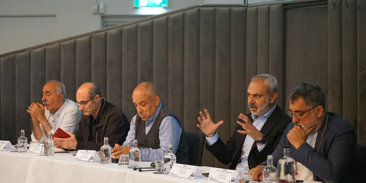 Stockholm’da ‘Barış Süreçlerinde Basının Hafızası” paneli devam ediyor