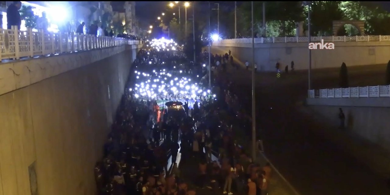 Diyarbakır’da “Barış İçin Adım At” yürüyüşü