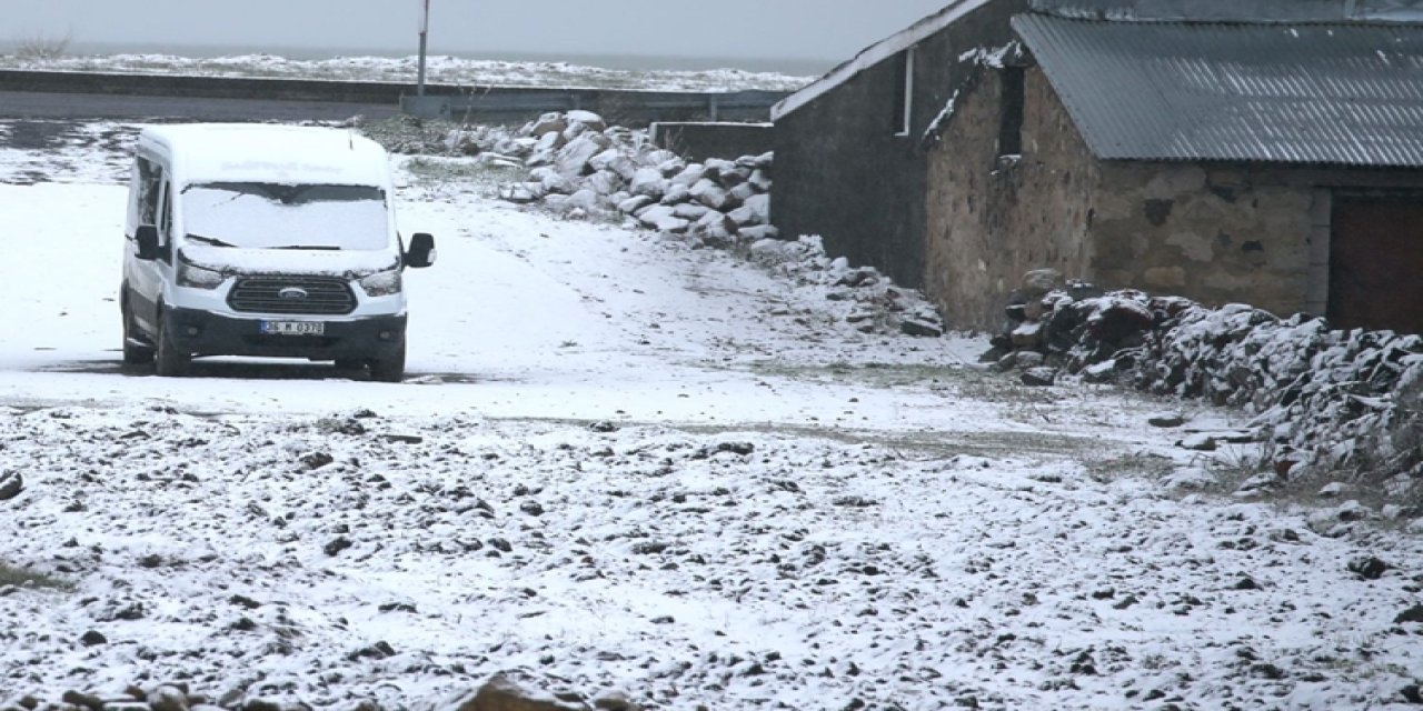 Şırnak, Ardahan ve Kars'ta kar yağdı