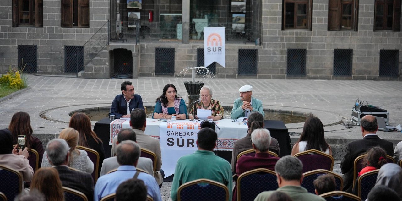 Sur’da şiir dinletisi