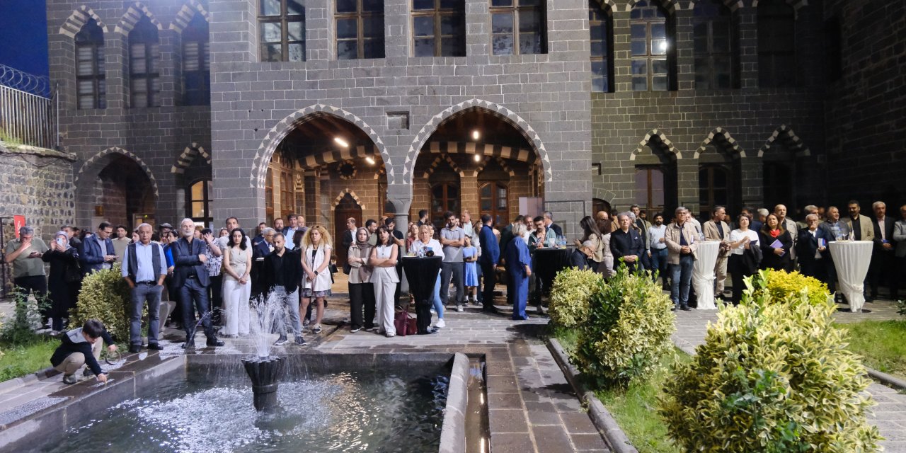 Diyarbakır’da Kürtçe yazım sözlüğünün tanıtımı yapıldı