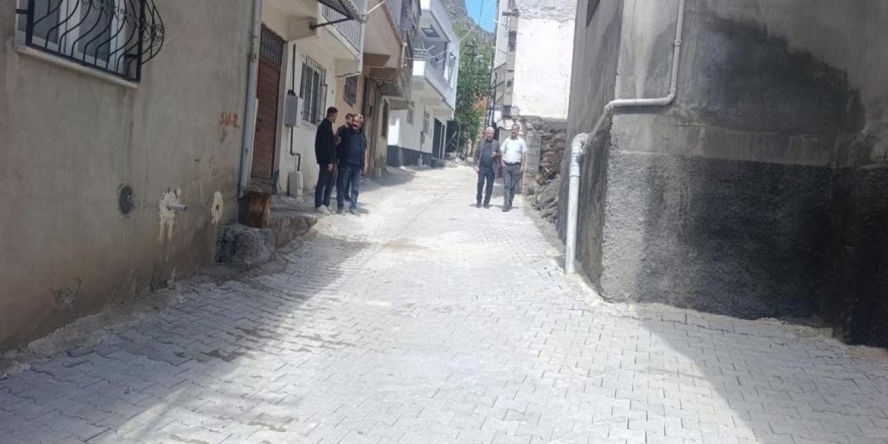 Diyarbakır’da yağışlar nedeni ile bozulan yollar onarılıyor