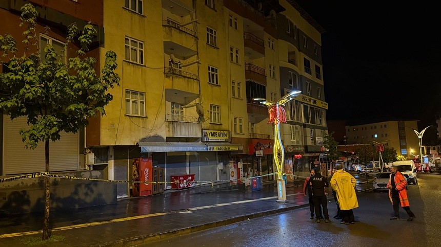 Hakkari’de 6 bina tahliye edildi