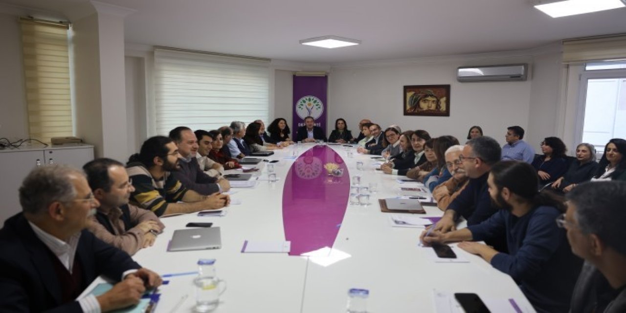 DEM Parti MYK'si 'mutlak butlan' gündemiyle toplandı