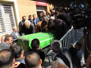 Eski belediye başkanı ve oğlunun cenazesi ailelerine teslim edildi