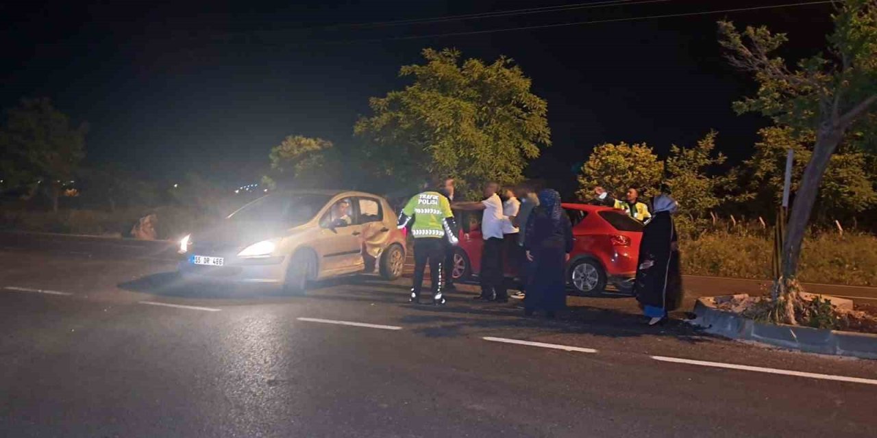 Kilis’te iki otomobil çarpıştı: 4 yaralı