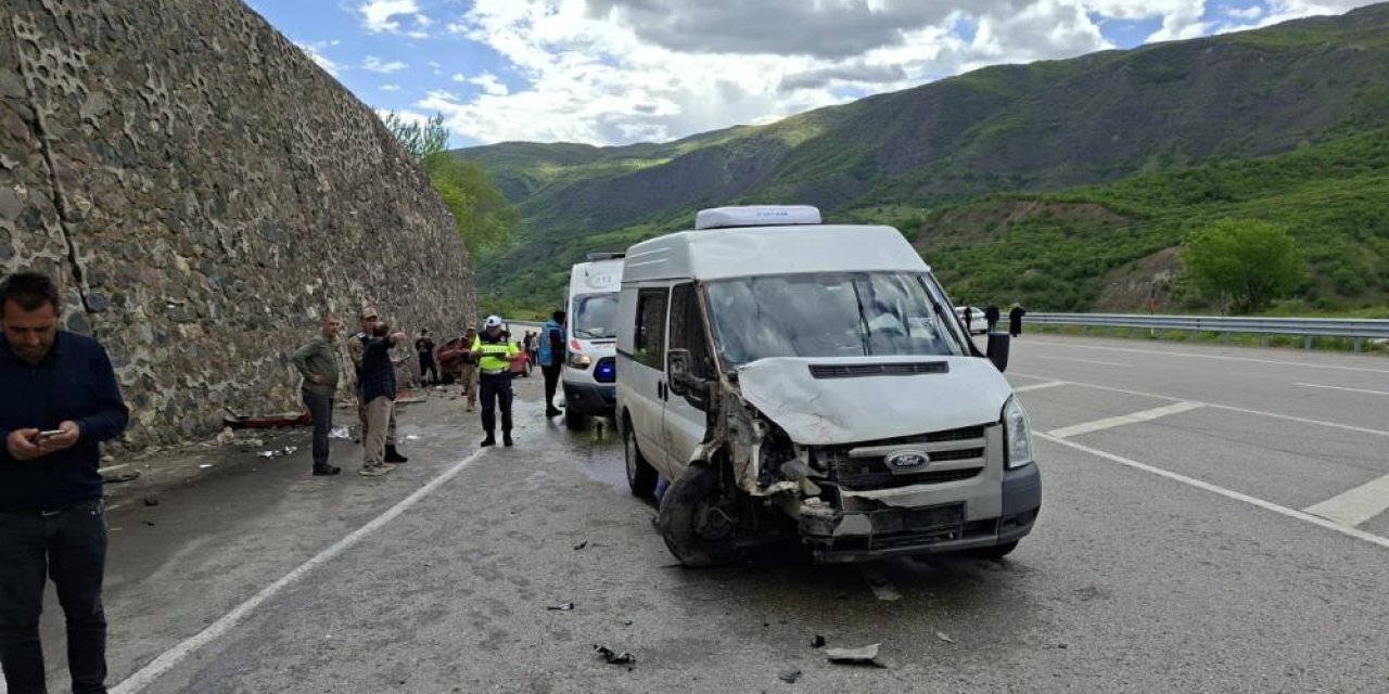 Bingöl’de peş peşe trafik kazaları: 6 yaralı