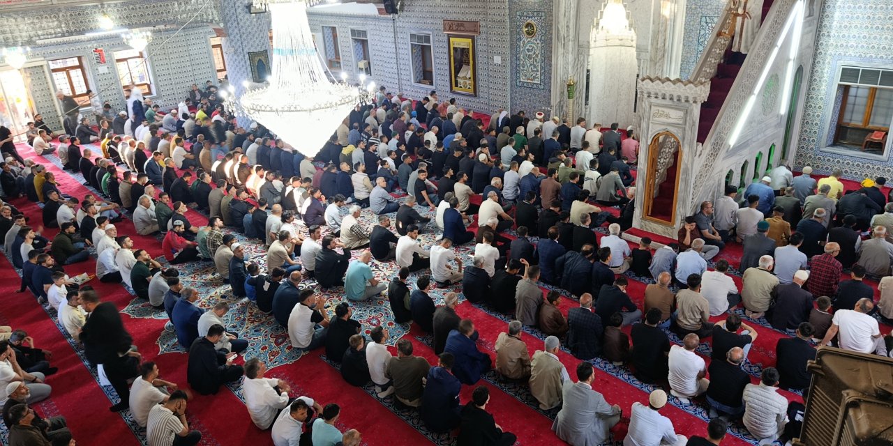 Şanlıurfa'da bayram namazı coşkusu