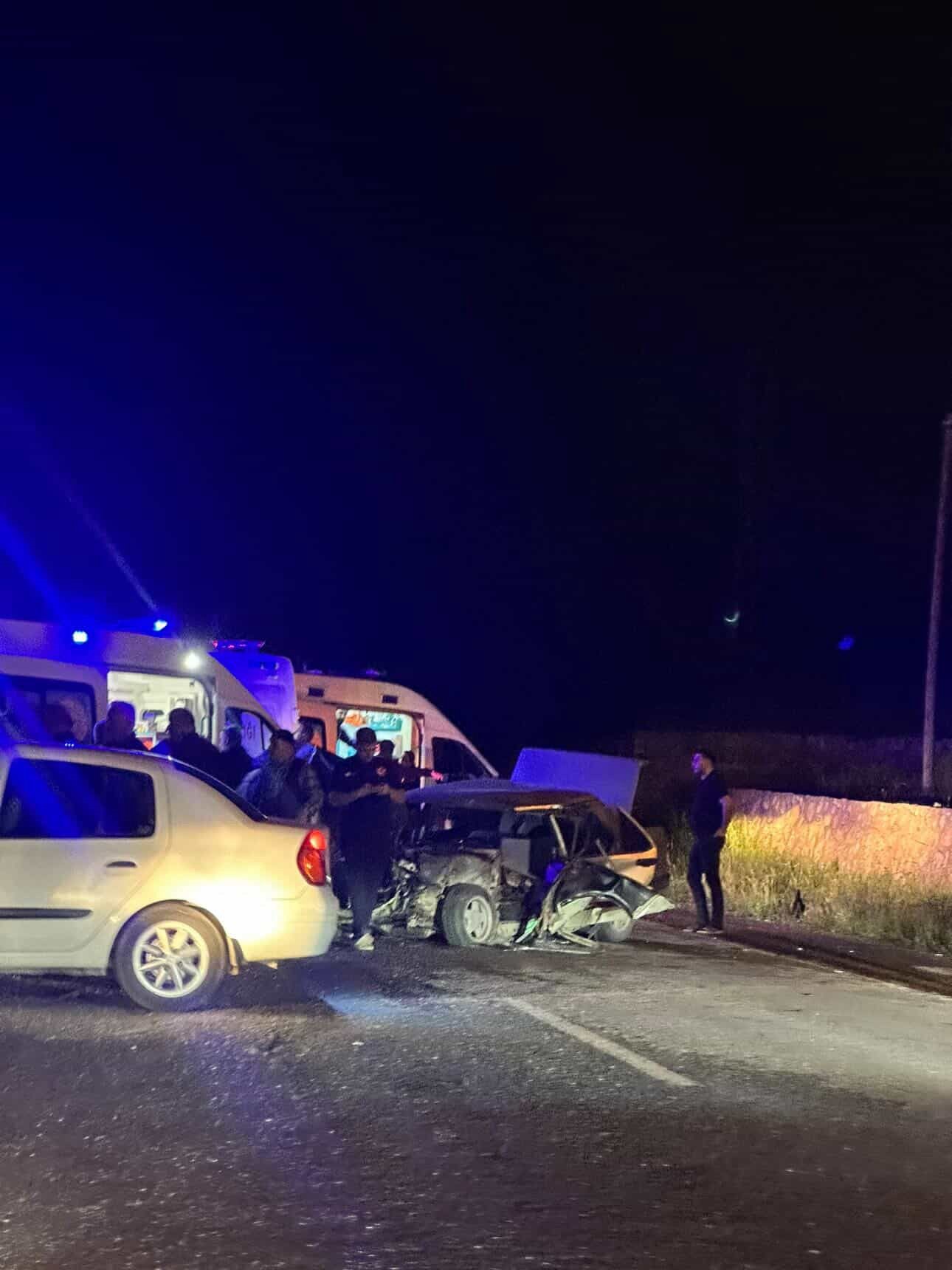 Otomobil ile traktör çarpıştı: 5 yaralı