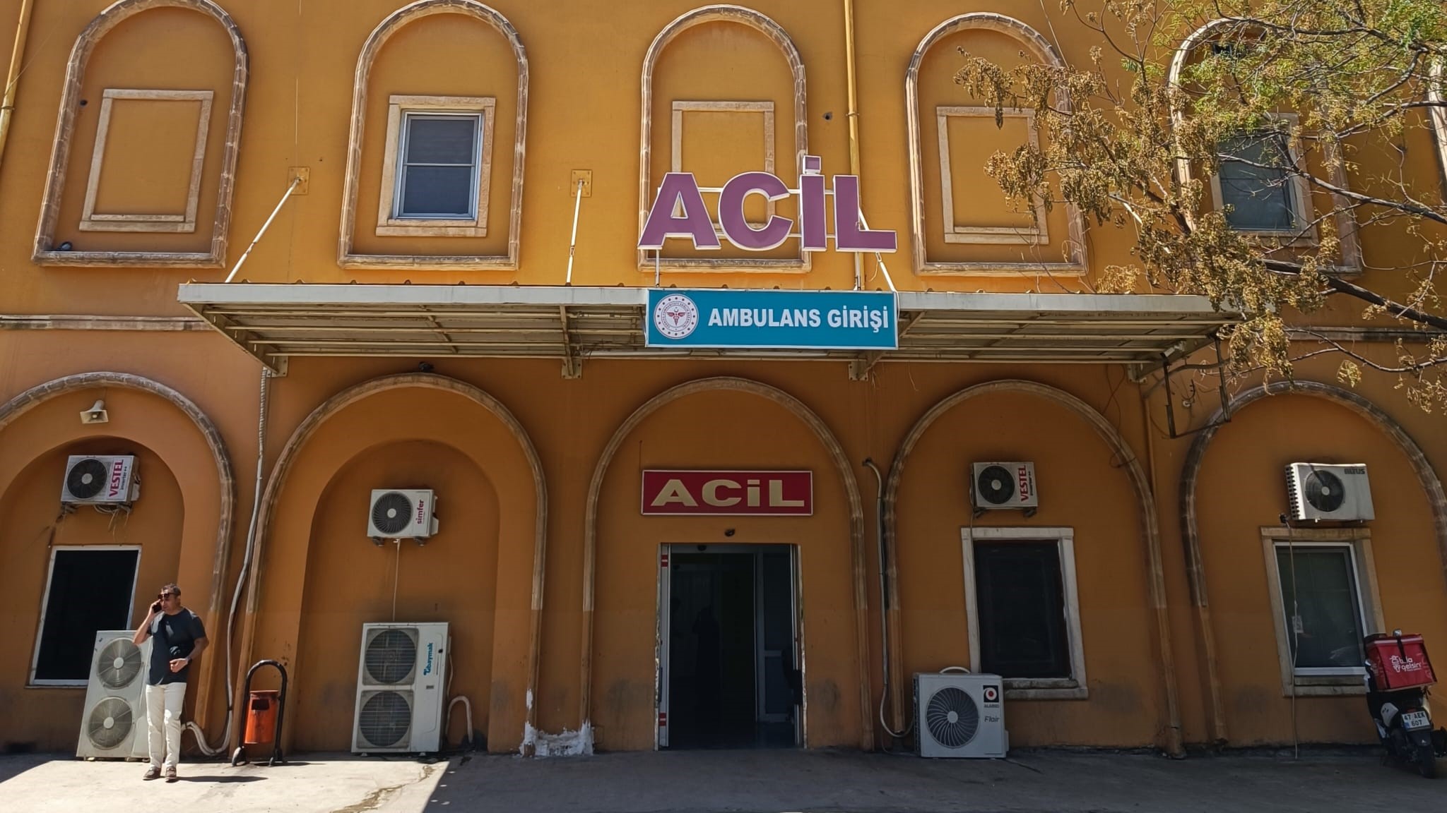 Kaydıraktan düşen çocuk ağır yaralandı