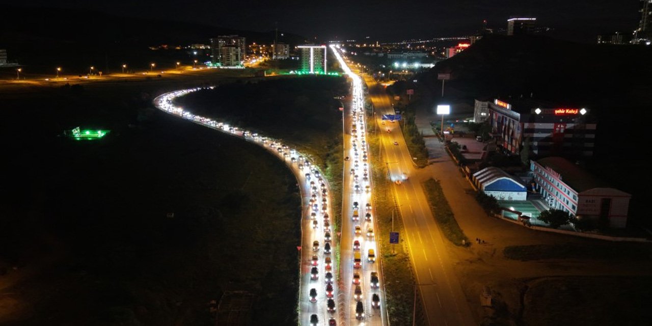 Dönüş çilesi başladı: 43 ilin geçiş noktası kilitlendi