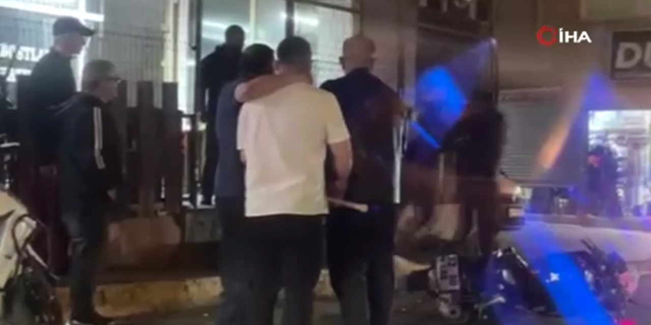 Sokak ortasında tekmeli sopalı kavga kamerada