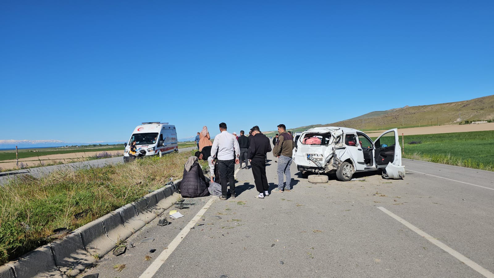 Otomobil takla attı: 3 yaralı