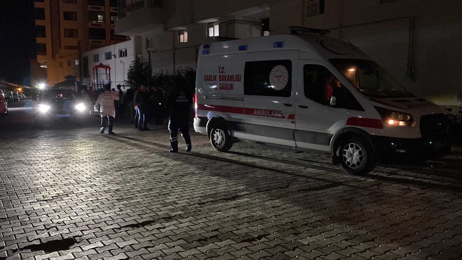 Tartıştığı karısını silahla vurarak öldürdü