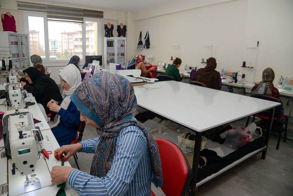 Diyarbakır’da kadınlar kendi tasarımlarını üretiyor