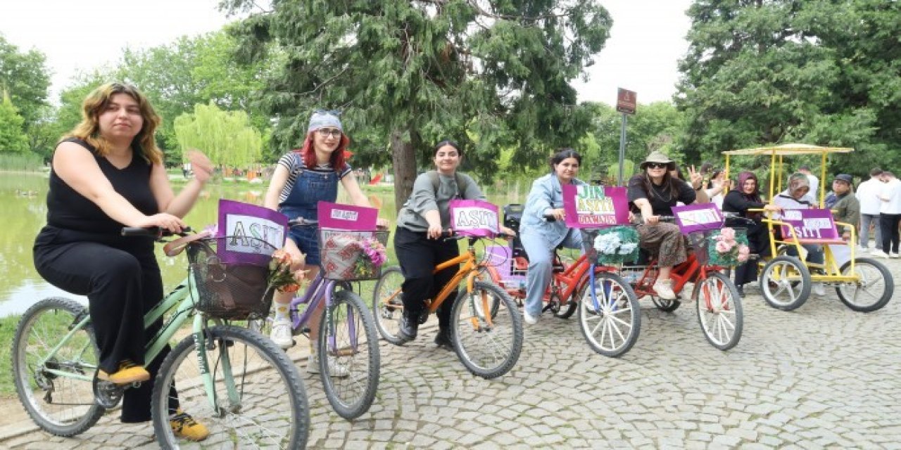 Kadınlar, barış ve özgürlük için pedal çevirdi