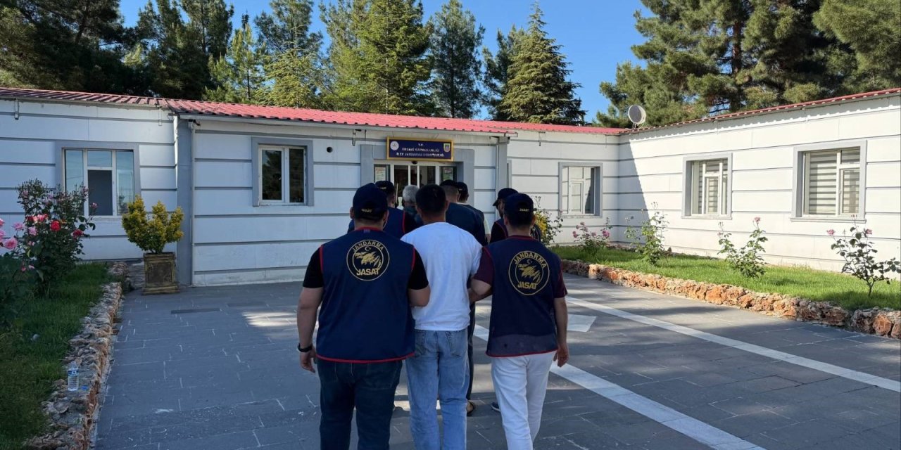 Diyarbakır'da hapis cezası bulunan 24 şahıs yakalandı