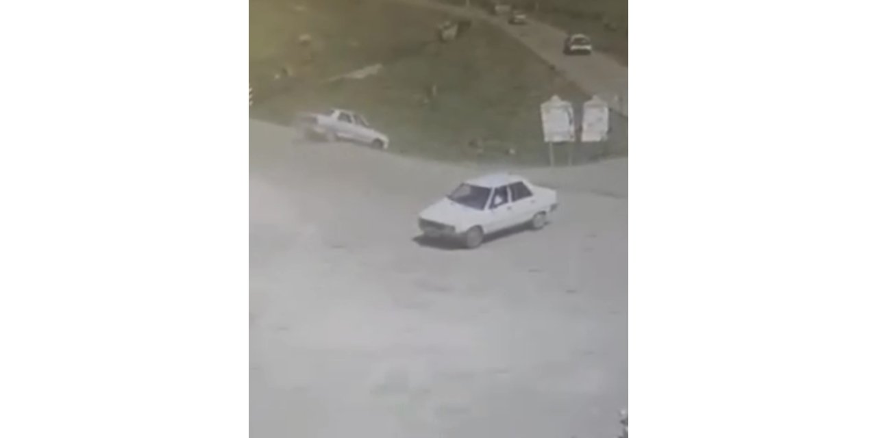 Otomobil şarampole düştü