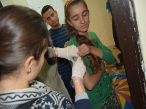 Ergani'de kalan Ezidilere aşı yapıldı