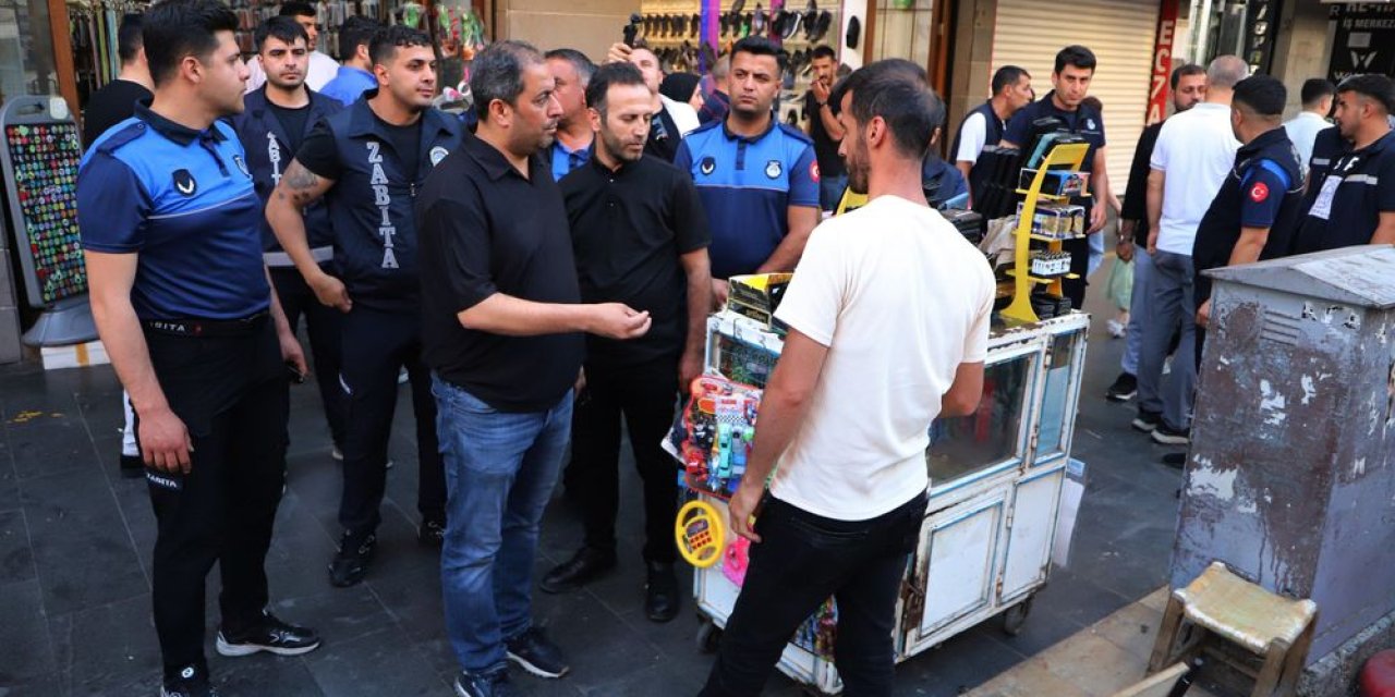 Diyarbakır’da Zabıta ekiplerinden Sur'da kaldırım işgali denetimi