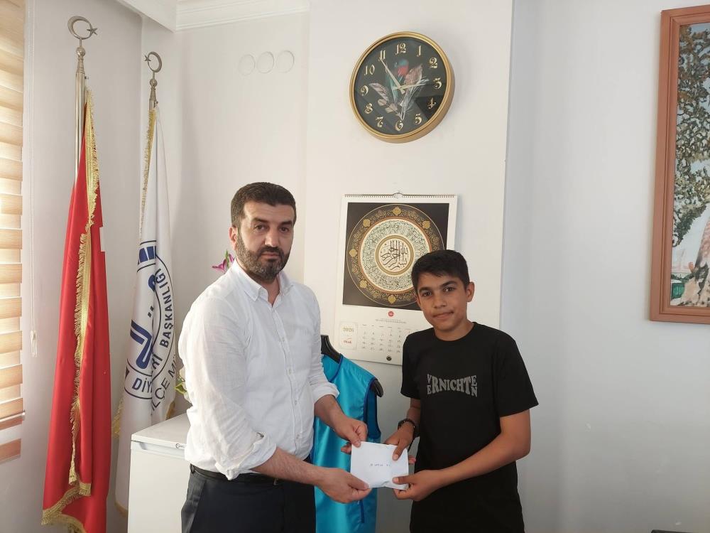 Umre ödüllü yarışmada dereceye girenler ödüllendirildi