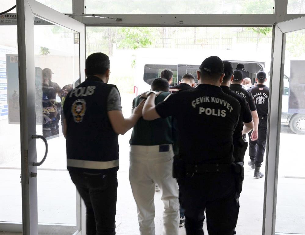 Mardin ve İstanbul’da eş zamanlı fuhuş operasyonu: 6 tutuklama